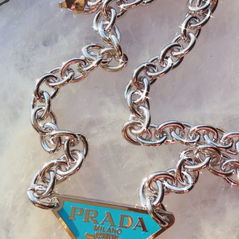 Designer look Triangle Pendant Chain Necklace 💙 - Picture 4 of 6